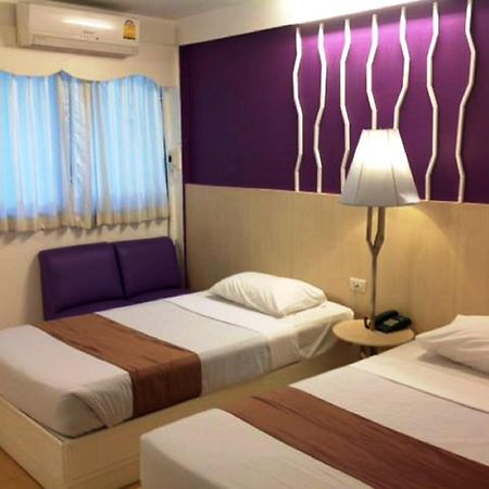 Highway Hotel Chiang Mai Exteriör bild
