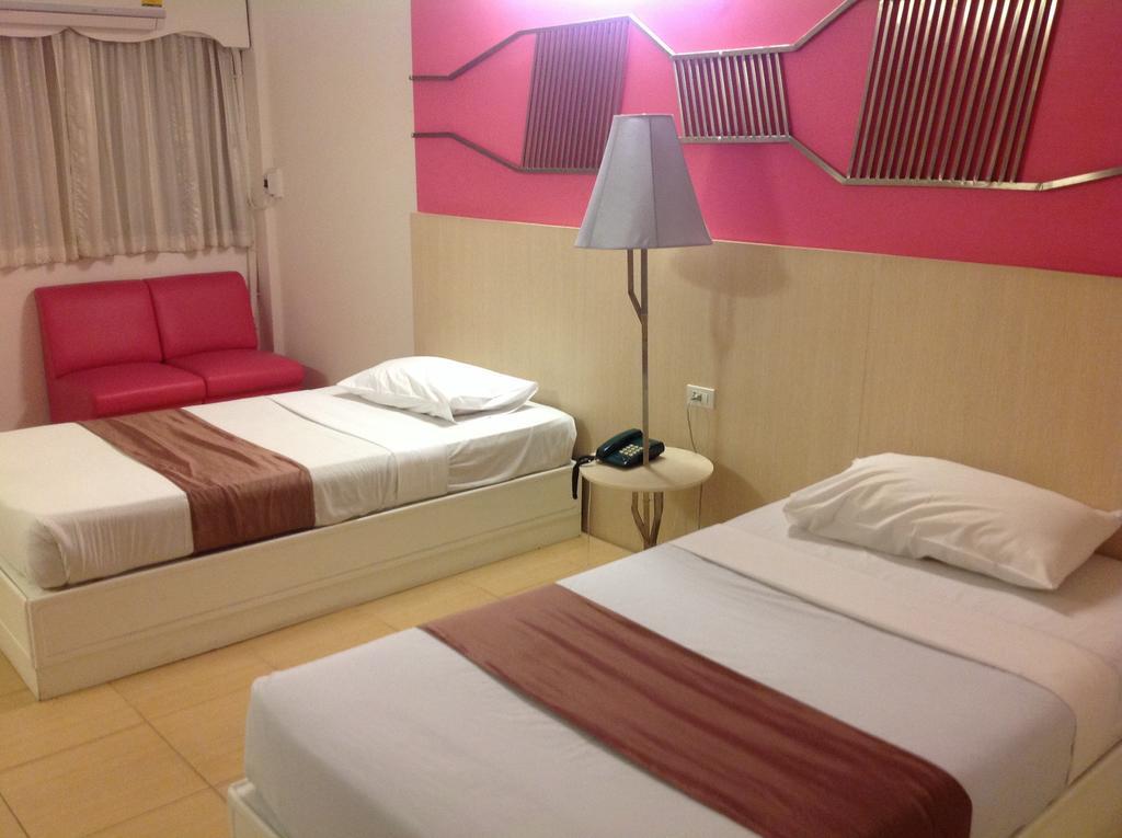 Highway Hotel Chiang Mai Exteriör bild