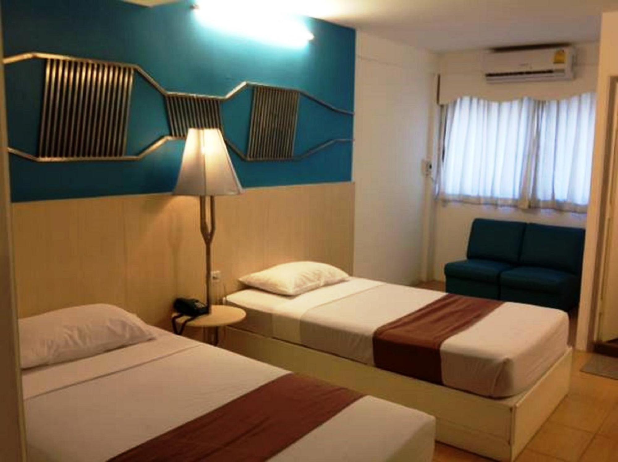 Highway Hotel Chiang Mai Exteriör bild